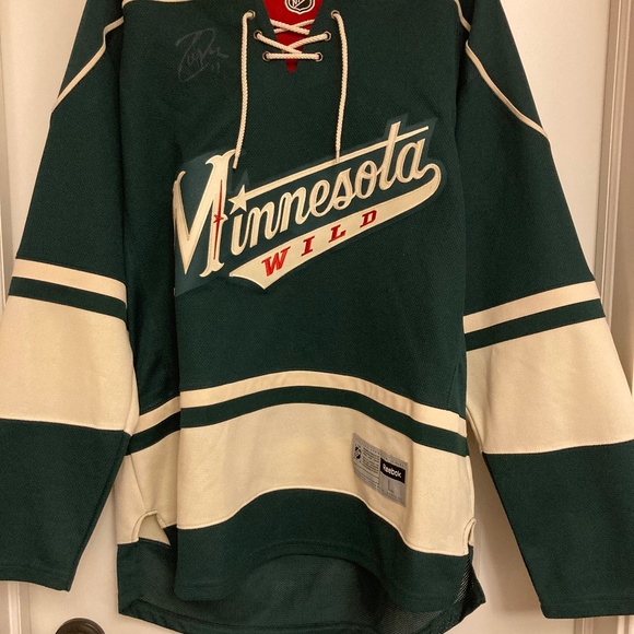 Minnesota Wild Jersey Zach Parise Autographed - Picture 1 of 6